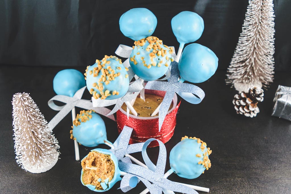 Weihnachtliche Cake pops von hauptsacheesschmeckt