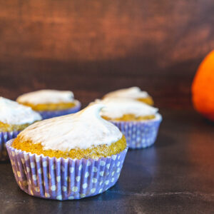 Kürbis-Muffins mit Frischkäsetopping